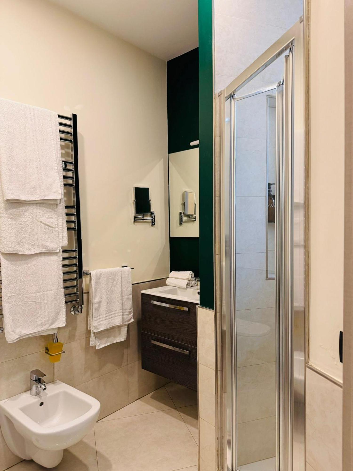 The One Napoli Luxury Apartment Ngoại thất bức ảnh