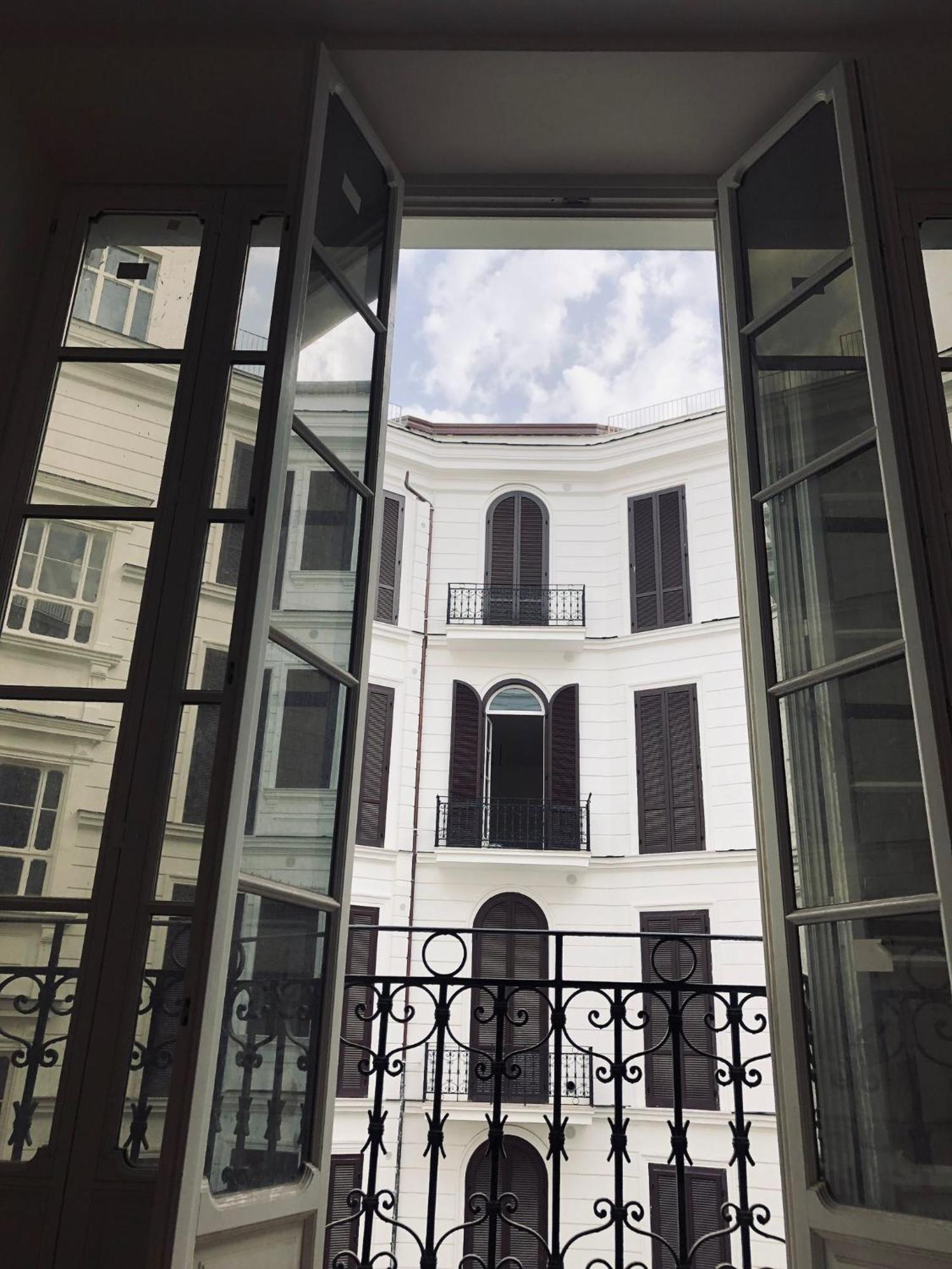The One Napoli Luxury Apartment Ngoại thất bức ảnh